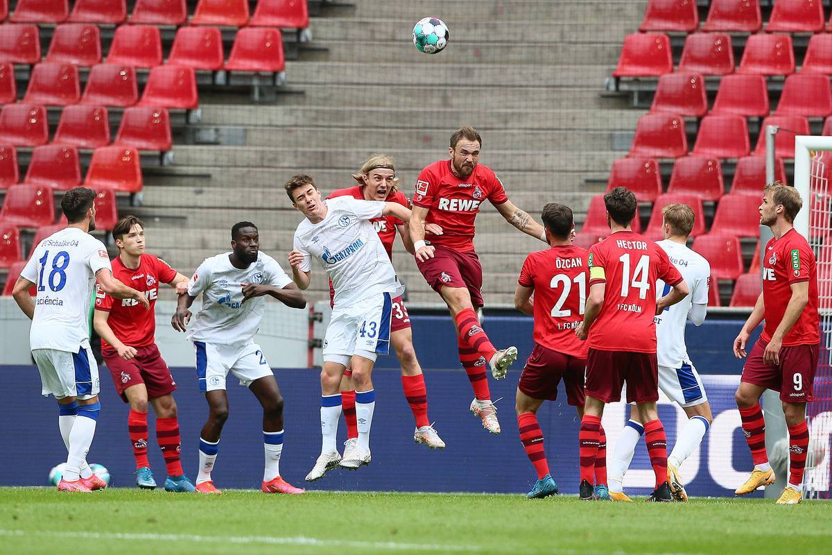 yy易游包含集结日AC米兰备战德国杯，防线松动细节曝光，管理层满意，纪律约束更严格的词条